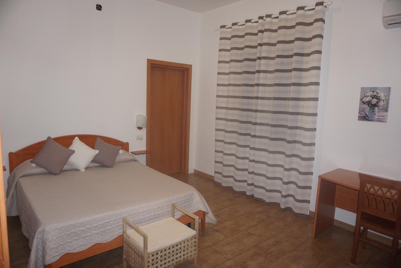 Hotel Villa Souvenir Forza dʼAgro Екстериор снимка
