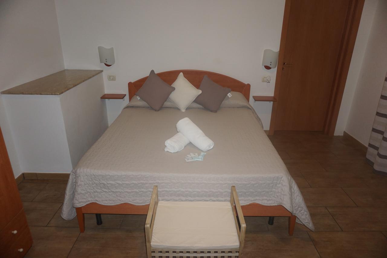 Hotel Villa Souvenir Forza dʼAgro Екстериор снимка