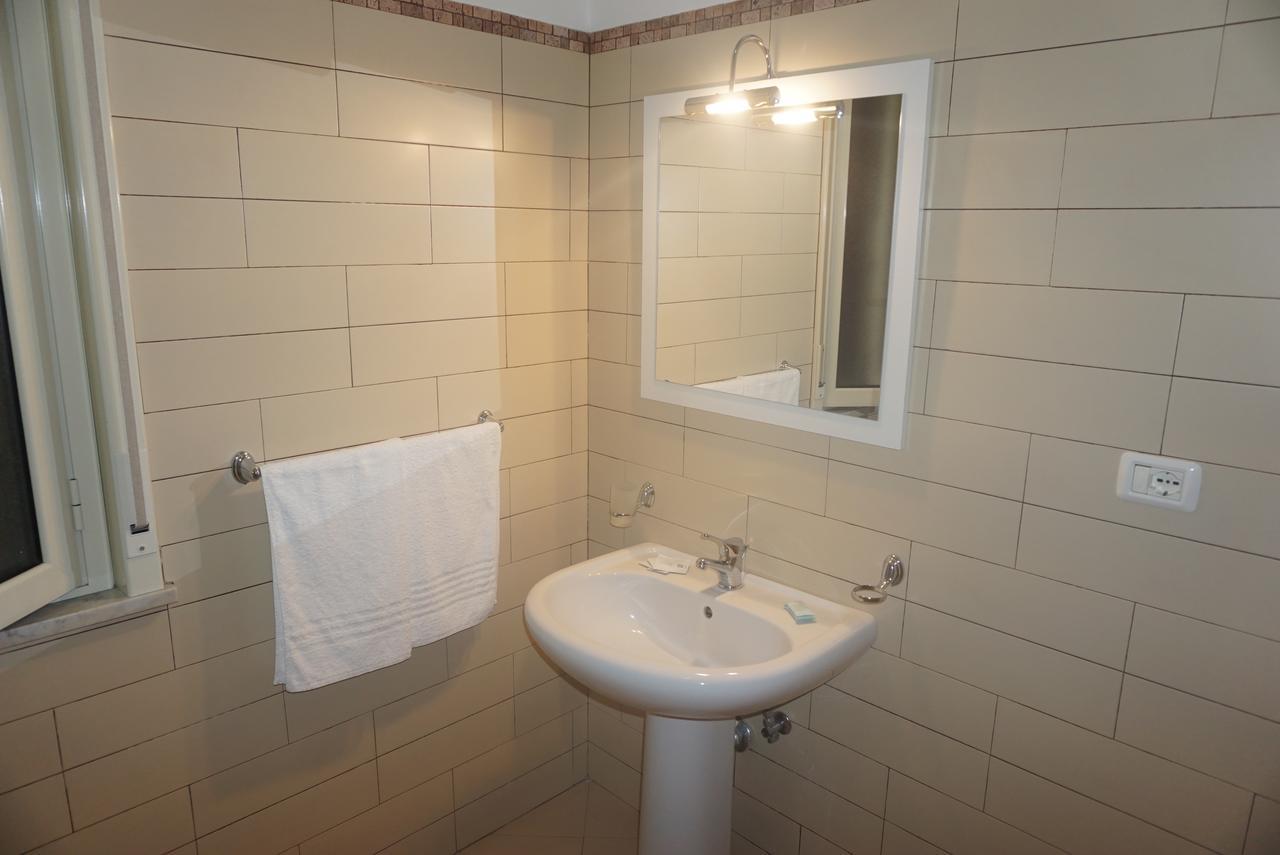 Hotel Villa Souvenir Forza dʼAgro Екстериор снимка