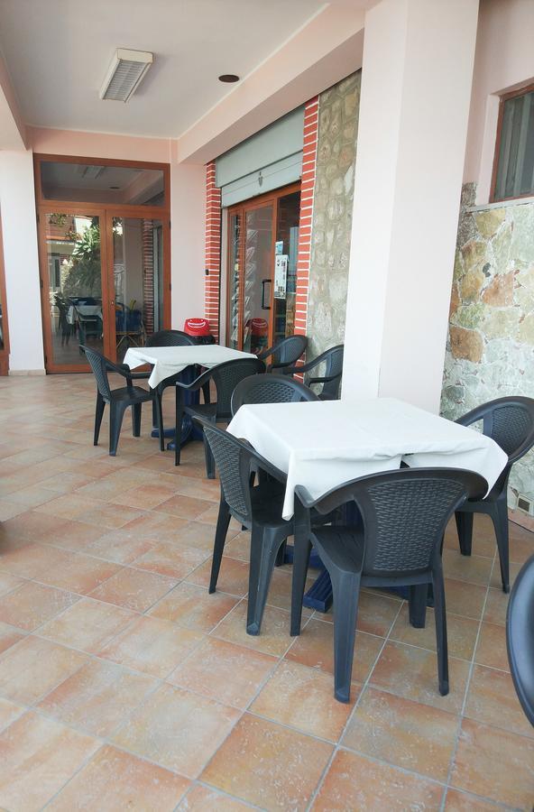Hotel Villa Souvenir Forza dʼAgro Екстериор снимка